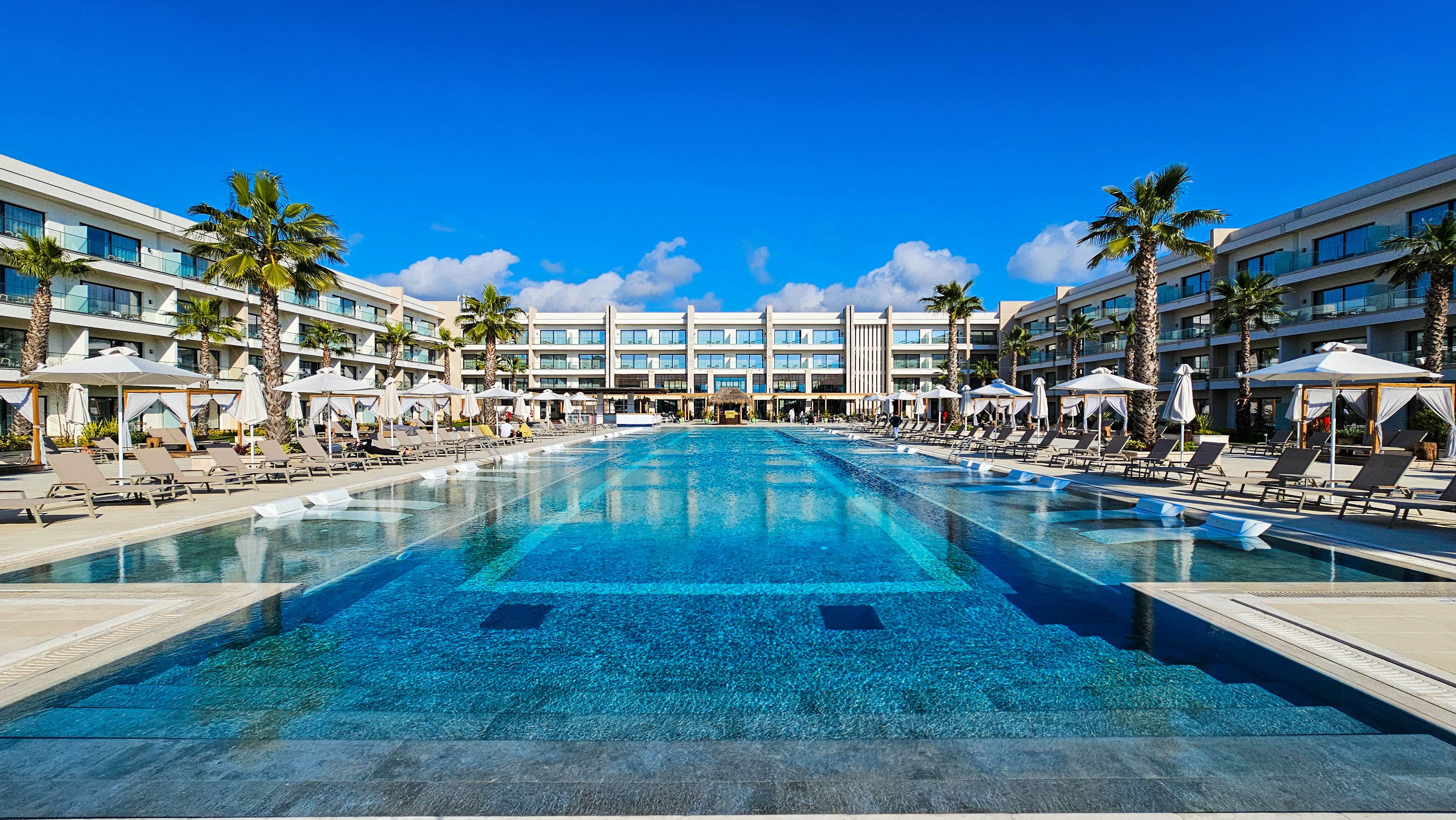 Zufluchtsorte der Prestige: Investitionen in den globalen Markt für High-End-Luxusresorts